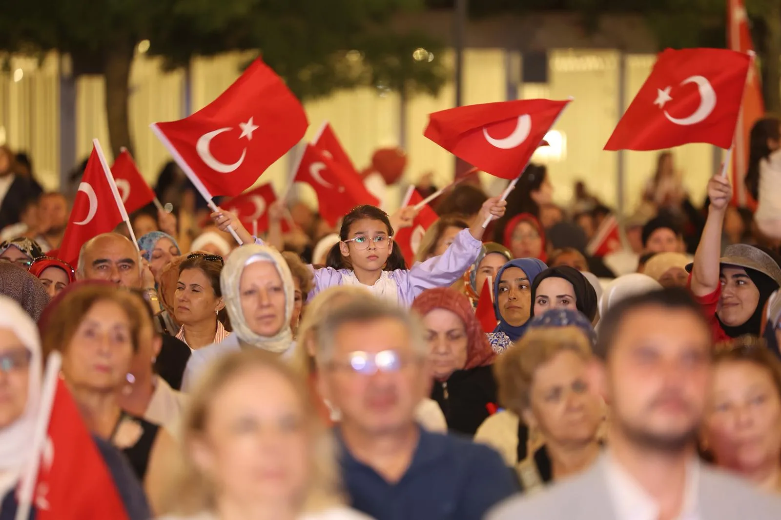 İlmek ilmek hazırladı! Kocaeli’de 30 Ağustos’a damga vuran görüntü