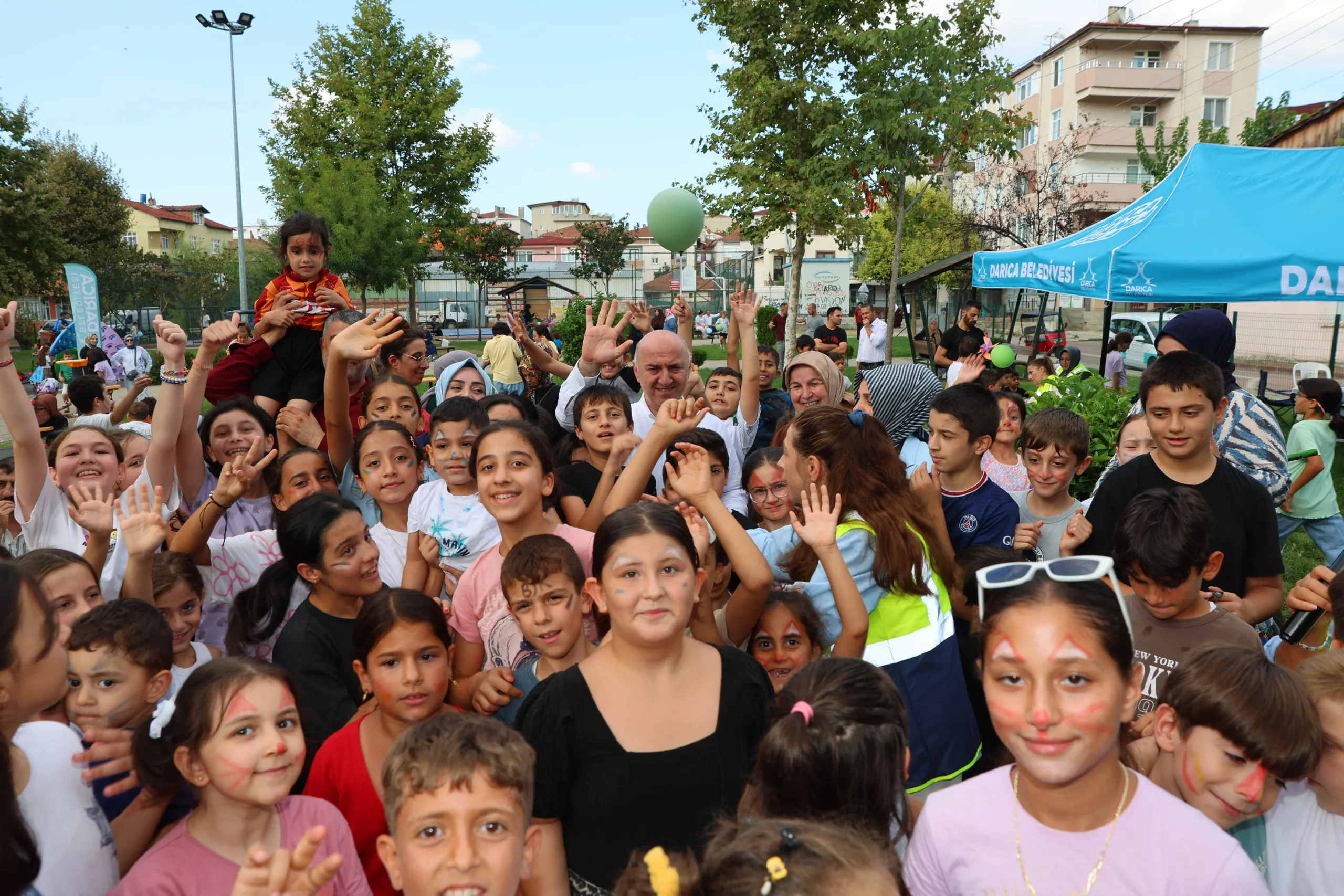 Darıca Belediyesi’nin “Bir Durak Bir Mutluluk” etkinliği Abdi İpekçi Mahallesi