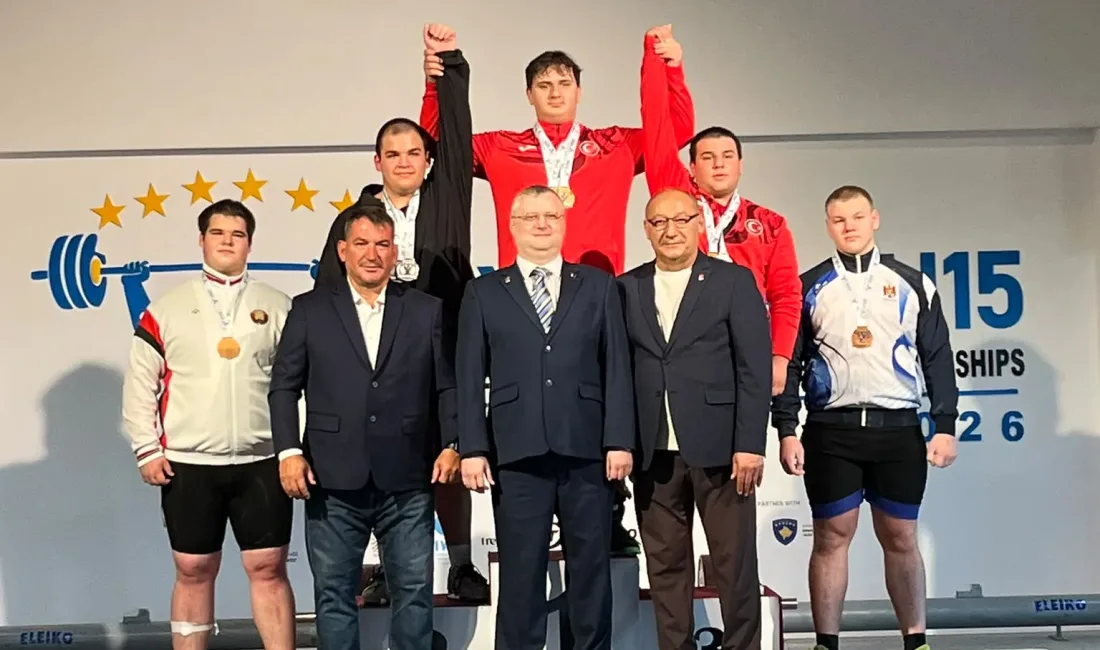 Kocaeli Büyükşehir Belediyesi Kağıtspor sporcuları kano, kürek, güreş, halter, boks