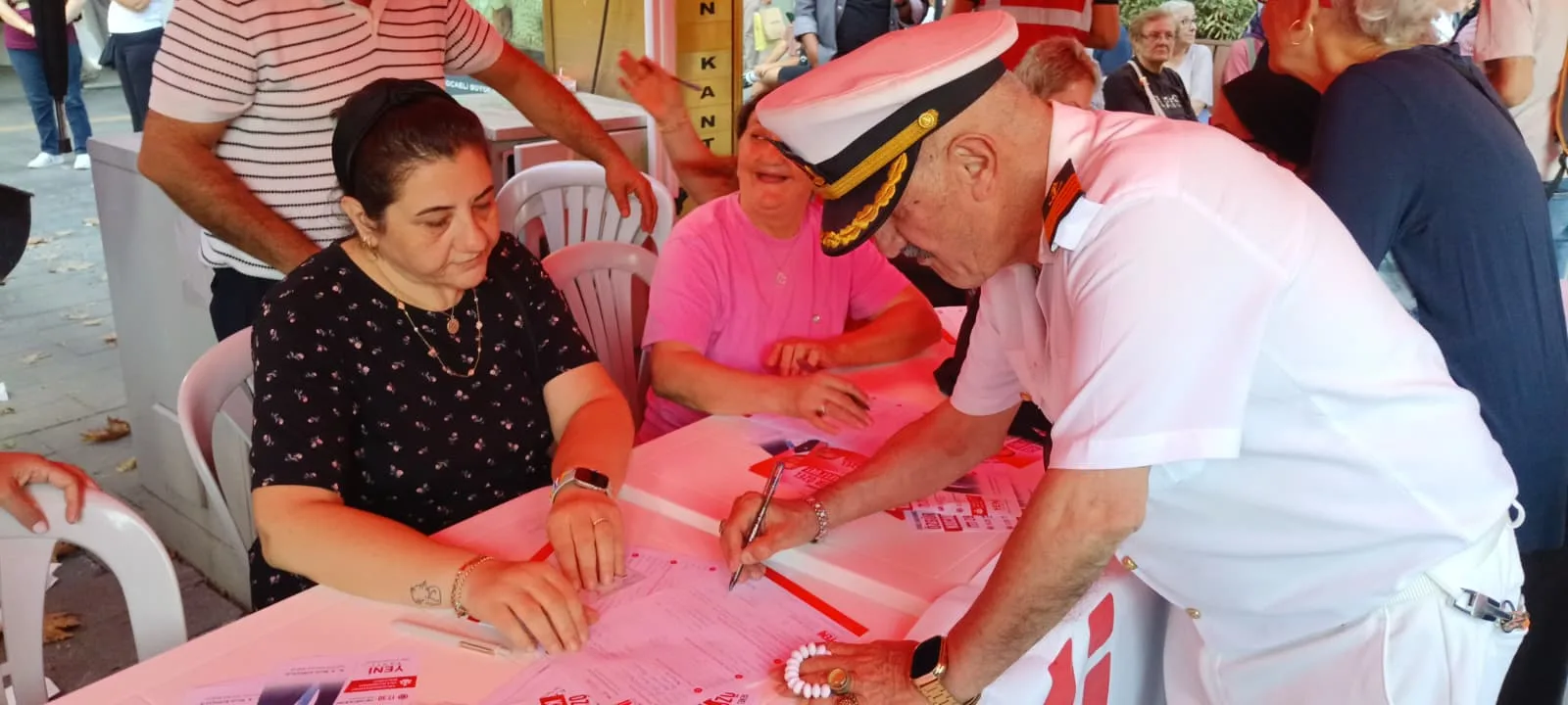Kocaeli siyasetinde uzun yıllardır farklı görev ve adaylıklarla yer alan