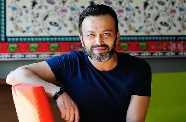 Oyuncu Serhat Mustafa Kılıç, İstanbul Kağıthane’deki evinde 51 yaşında ölü
